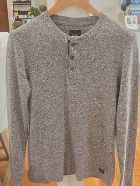 gsus Sindustries Men's Size Medium (M)Marled Gray Long Sleeve Henley Shirt